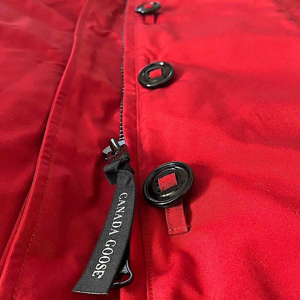 Women’s M Canada Goose Dawson Parka